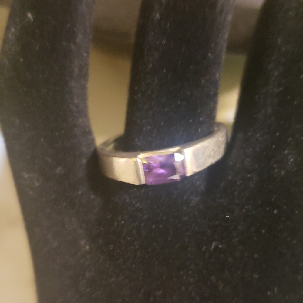 Sterling Silver Amethyst Ring size 6 - Picture 2 of 3